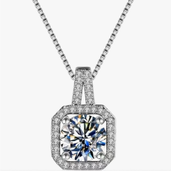 Crystal White Topaz Necklace - Picture 2 of 5